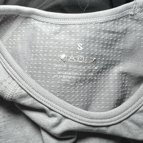 ACTIVE TOP - Picture 3 of 3